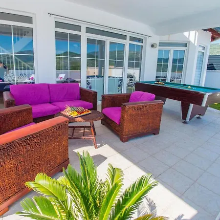 Luxury Horizon Villa *