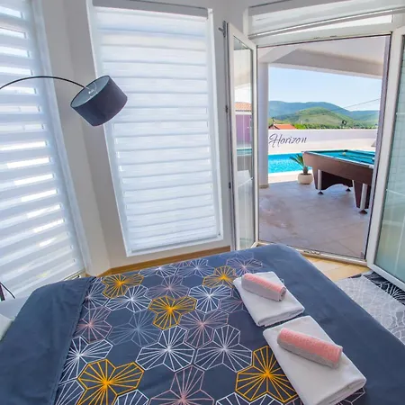 Luxury Horizon Villa